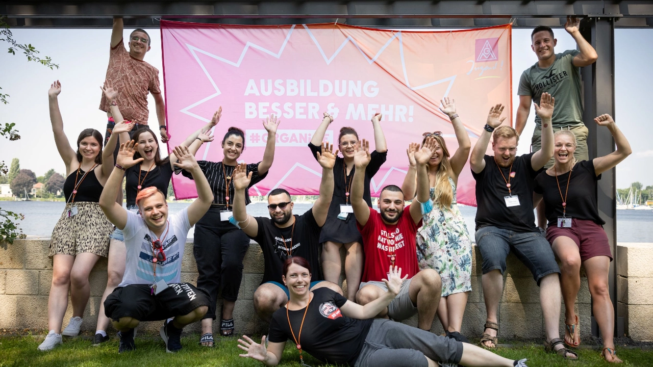 Ein starkes Team: Die IG Metall Jugend kämpft mit ihrer Kampagne "Ausbildung: Besser & Mehr" für eine gute Ausbildungsqualität für alle.