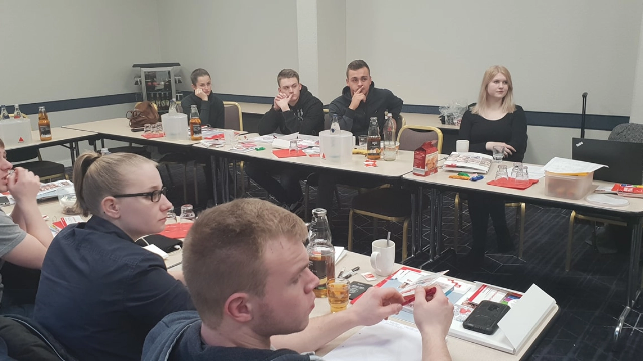 Kommunikationsseminar der IG Metall Jugend im November 2018 mit Besuch des "Jump House" in Bremen