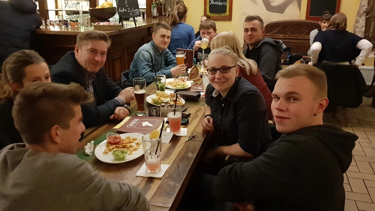 Kommunikationsseminar der IG Metall Jugend im November 2018 mit Besuch des "Jump House" in Bremen