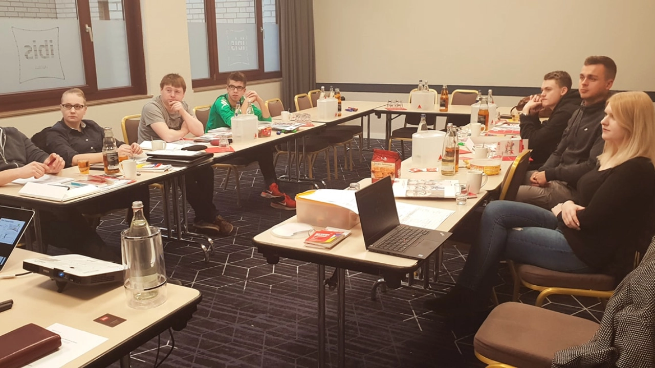 Kommunikationsseminar der IG Metall Jugend im November 2018 mit Besuch des "Jump House" in Bremen