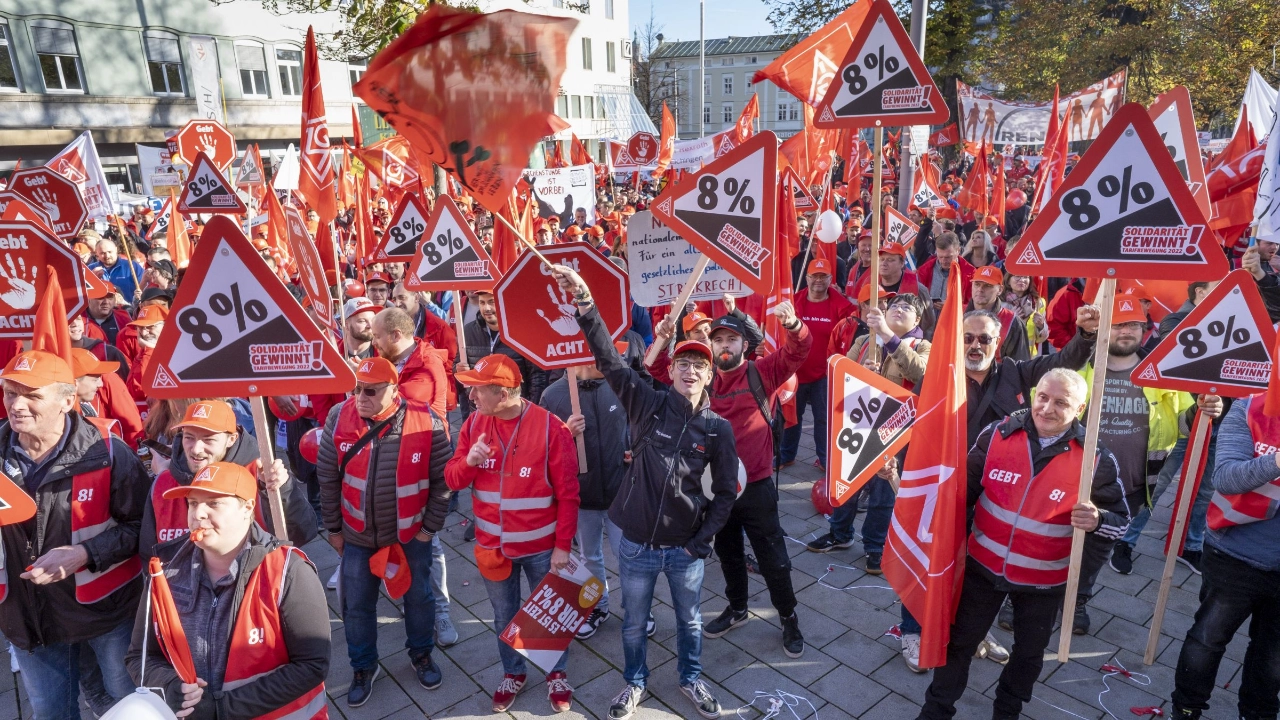 Warnstreik Augsburg zur Tarifverhandlung in Bayern