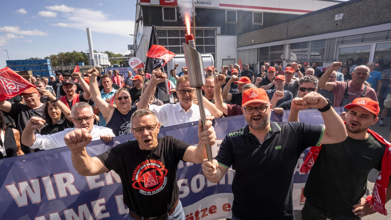 Beschäftigte bei Boge in Simmern feiern - und übergeben die Flamme der Solidarität an Musashi