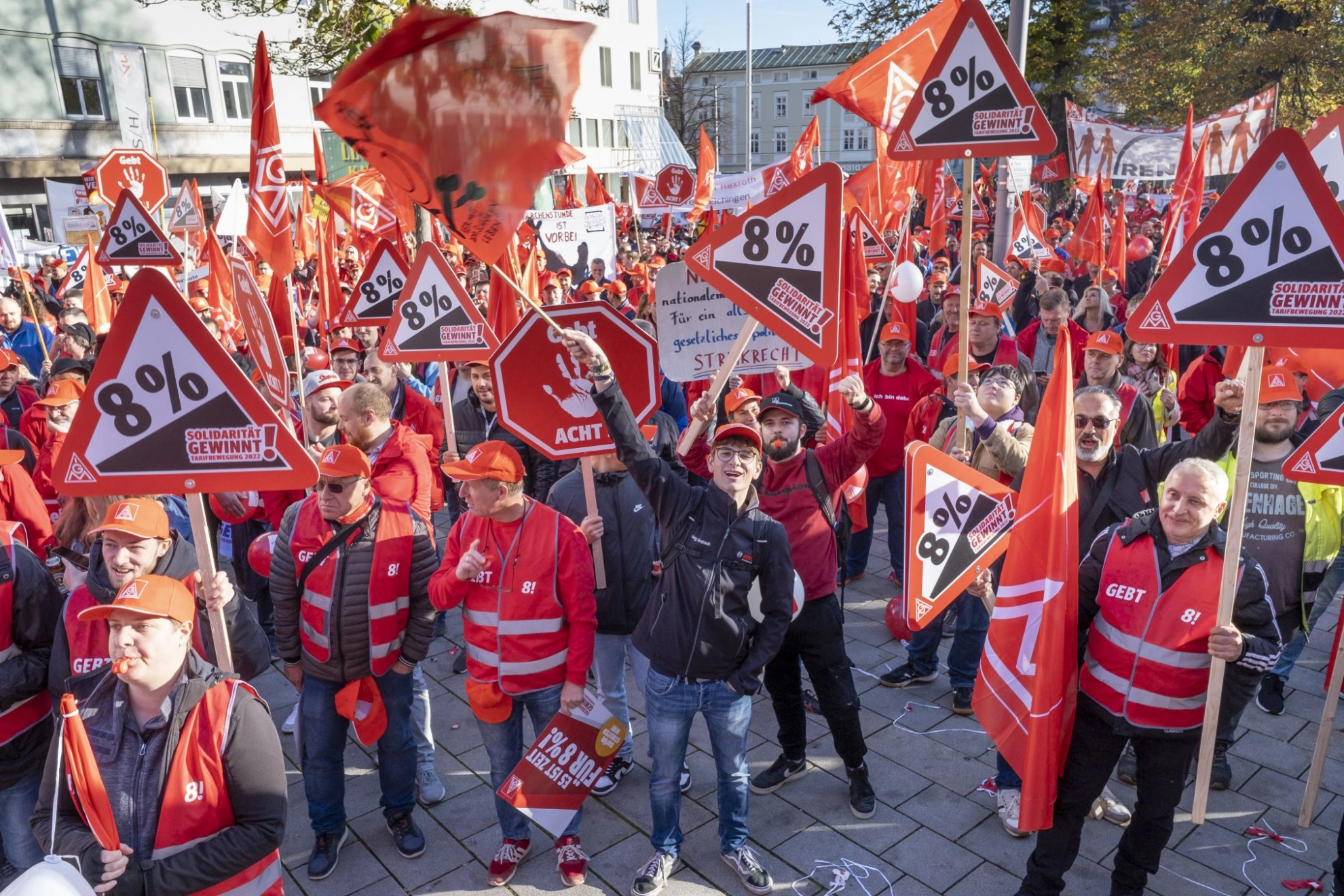 Warnstreik Augsburg zur Tarifverhandlung in Bayern