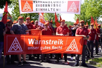 Tarifabschluss in letzter Minute erzielt! 6,25 Prozent mehr Entgelt für 15 Monate Laufzeit.